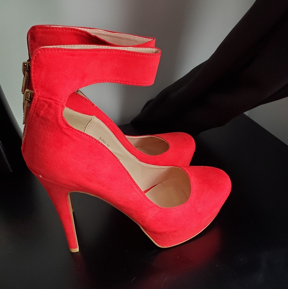 *NEW* Ladies Red Ankle Strap Pumps